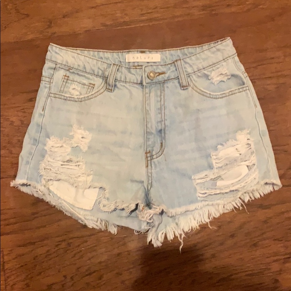 Light wash nature Blue Jean Shorts/ Size Small